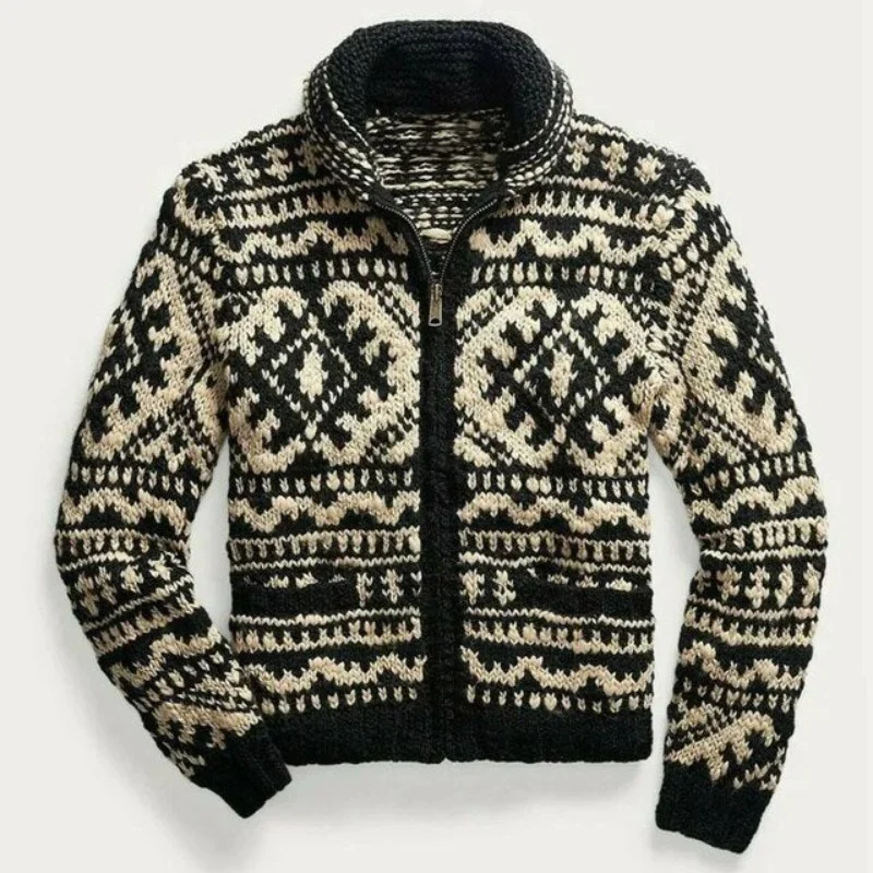 Hochwertige handgestrickte Strickjacke für den Winter, ideal für kalte Tage.