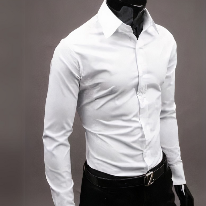 Klassisches Langarmhemd für Herren mit moderner Passform und klarem Design.