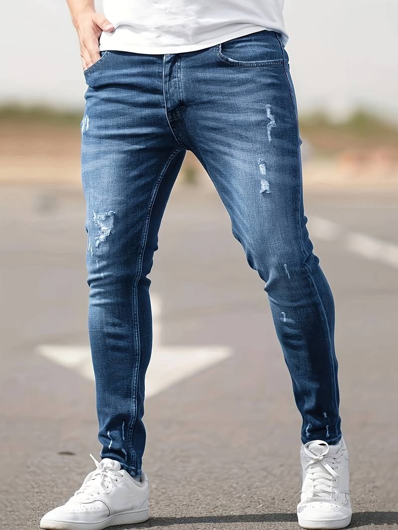 Bequeme und stilvolle Sommerjeans für Männer – leicht, modern & vielseitig.