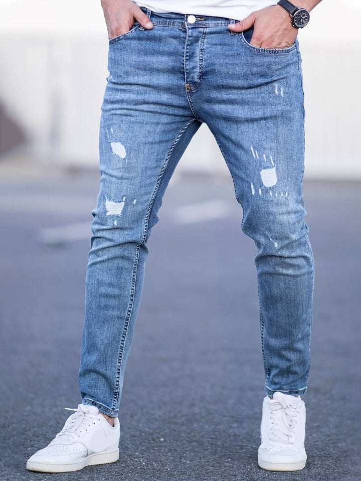 Bequeme und stilvolle Sommerjeans für Männer – leicht, modern & vielseitig.