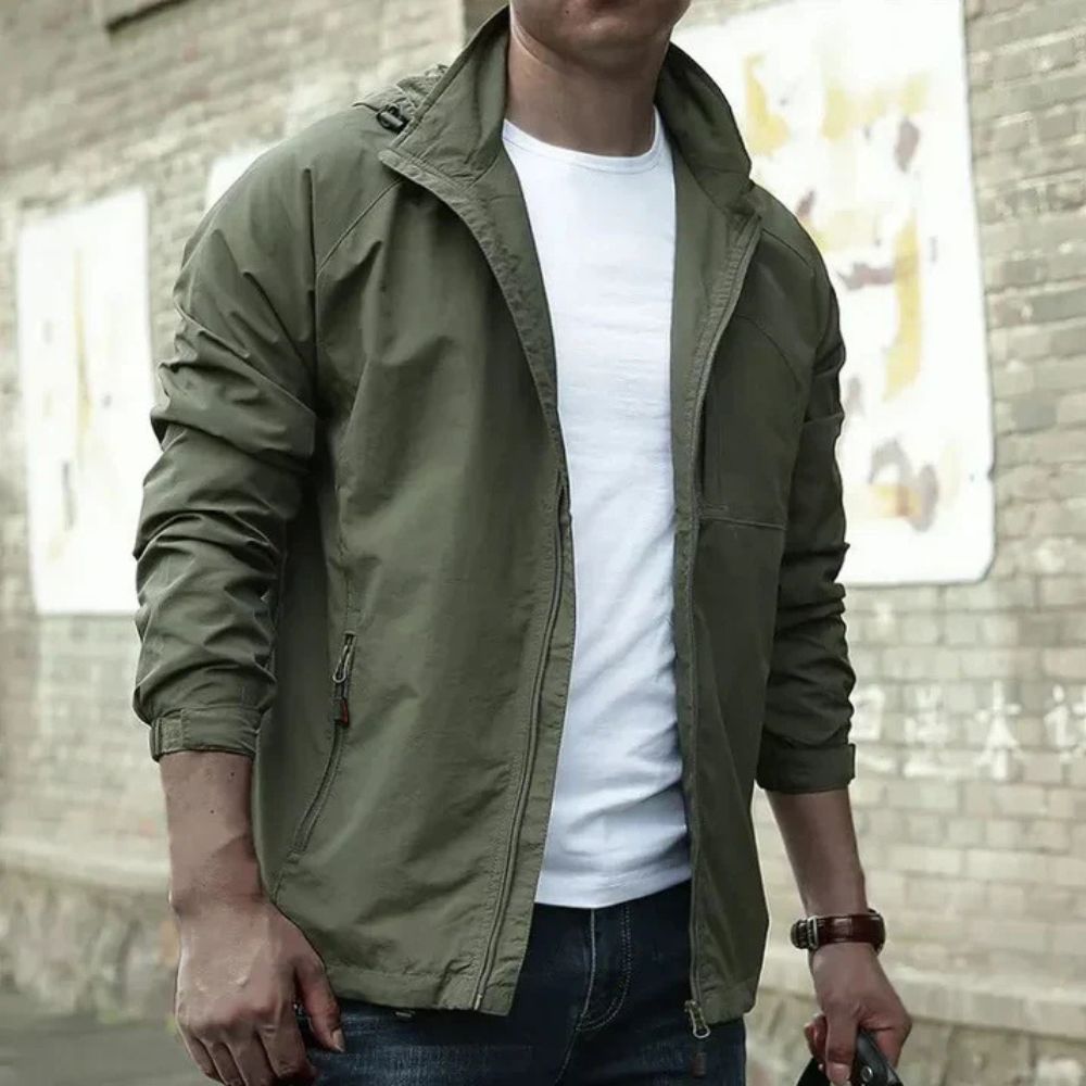 Bequeme winddichte Herrenjacke – ideal für Herbst- und Wintertage.