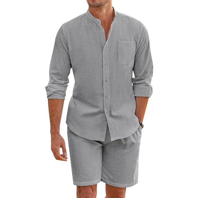 Bequemes Herren-Hemd und Shorts-Set für den Sommer – luftig, stilvoll und perfekt für warme Tage.
