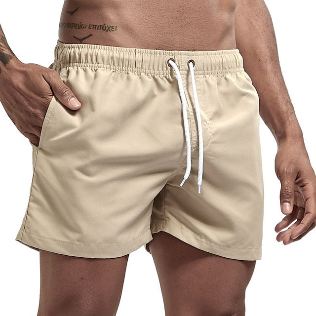 Einfarbige Strandshorts mit Kordelzug für Männer, bequem und vielseitig für Sommertage.