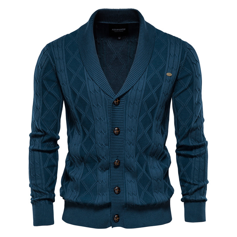 Elegante Strickjacke für Männer, ideal für stilvolle und gemütliche Herbst- und Wintertage.