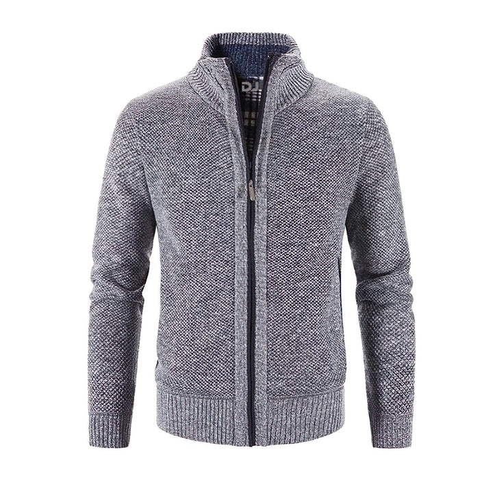 Elegante warme Herrenstrickjacke mit Reißverschluss – zeitloses Design und komfortabler Schutz.