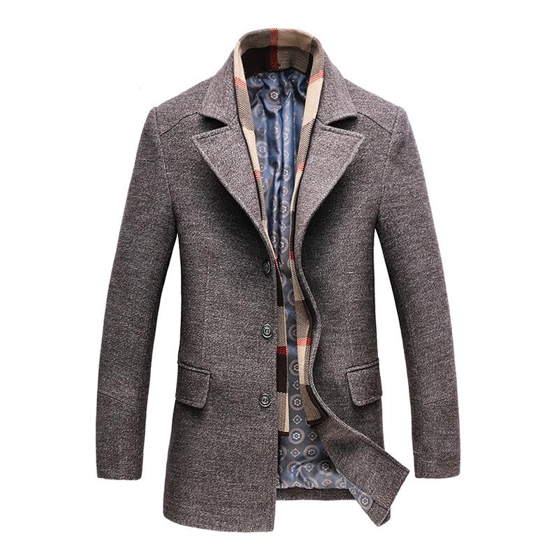Hochwertiger Trenchcoat für Herren in elegantem Design, ideal für kalte Wintertage