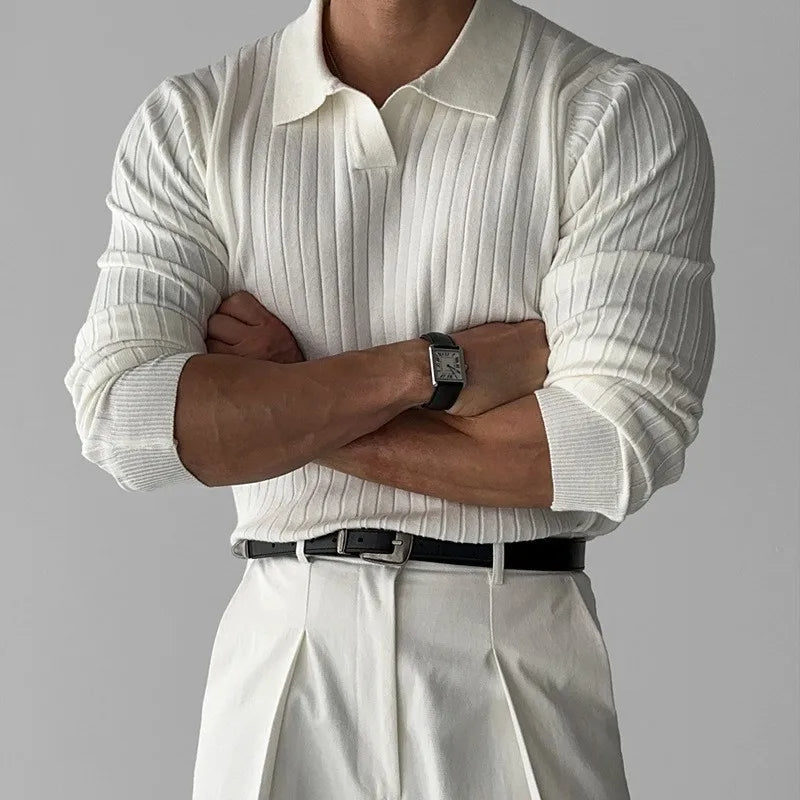 Elegantes geripptes Poloshirt für den Sommer mit atmungsaktivem Material und stilvoller Struktur.