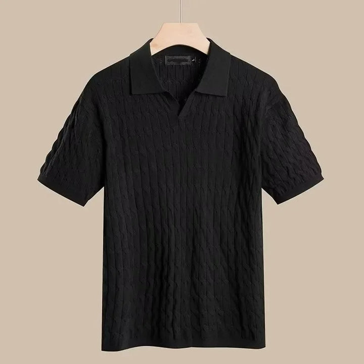 Elegantes gestricktes Poloshirt für Herren – leicht, stilvoll und perfekt für den Sommer