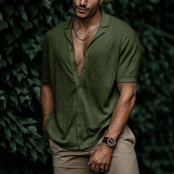 Elegantes Sommerhemd für Herren mit modernem Schnitt und leichtem Stoff