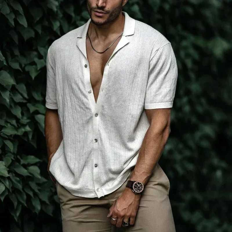 Elegantes Sommerhemd für Herren mit modernem Schnitt und leichtem Stoff