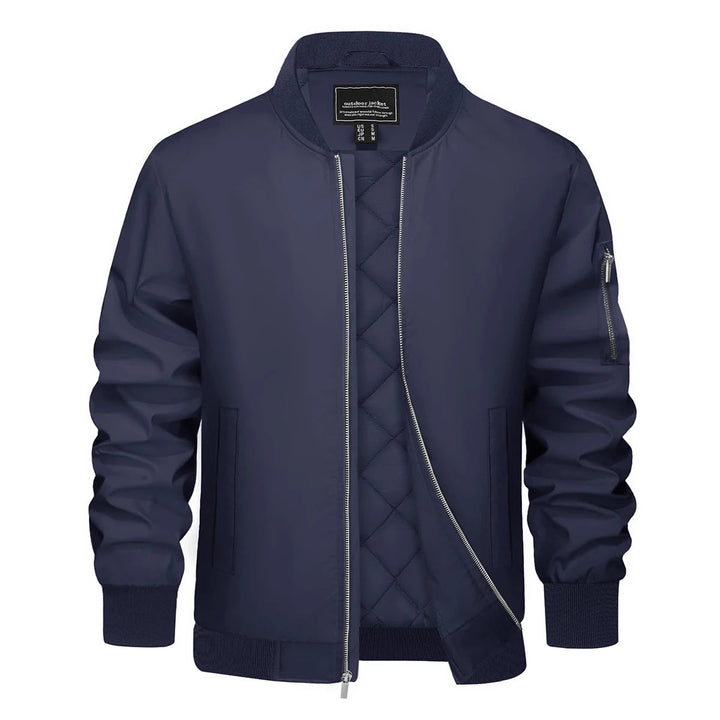 Warme Steppjacke für Männer mit Kapuze, perfekt für kalte Wintertage und Outdoor-Abenteuer.