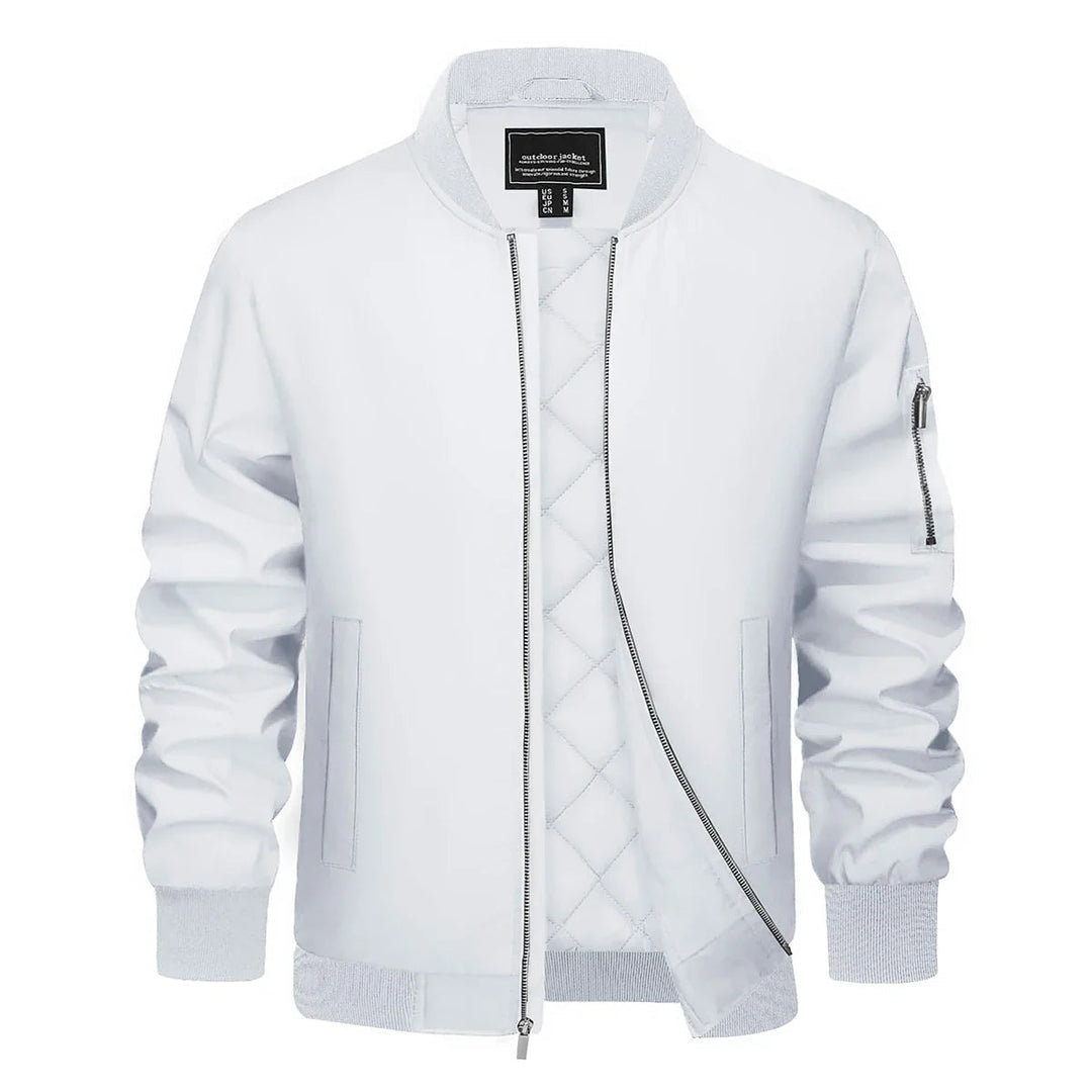 Warme Steppjacke für Männer mit Kapuze, perfekt für kalte Wintertage und Outdoor-Abenteuer.