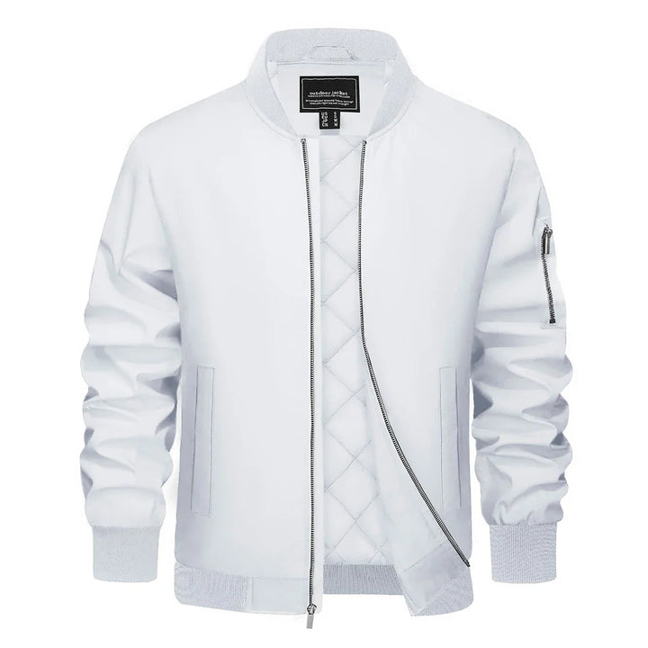 Warme Steppjacke für Männer mit Kapuze, perfekt für kalte Wintertage und Outdoor-Abenteuer.