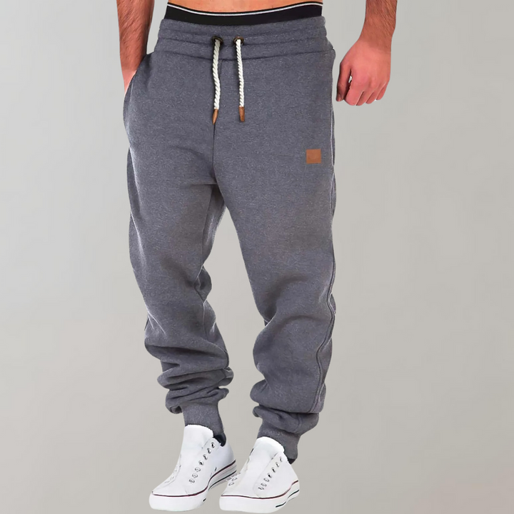 Gemütliche Jogginghose für Männer, ideal für entspannte Herbst- und Wintertage.