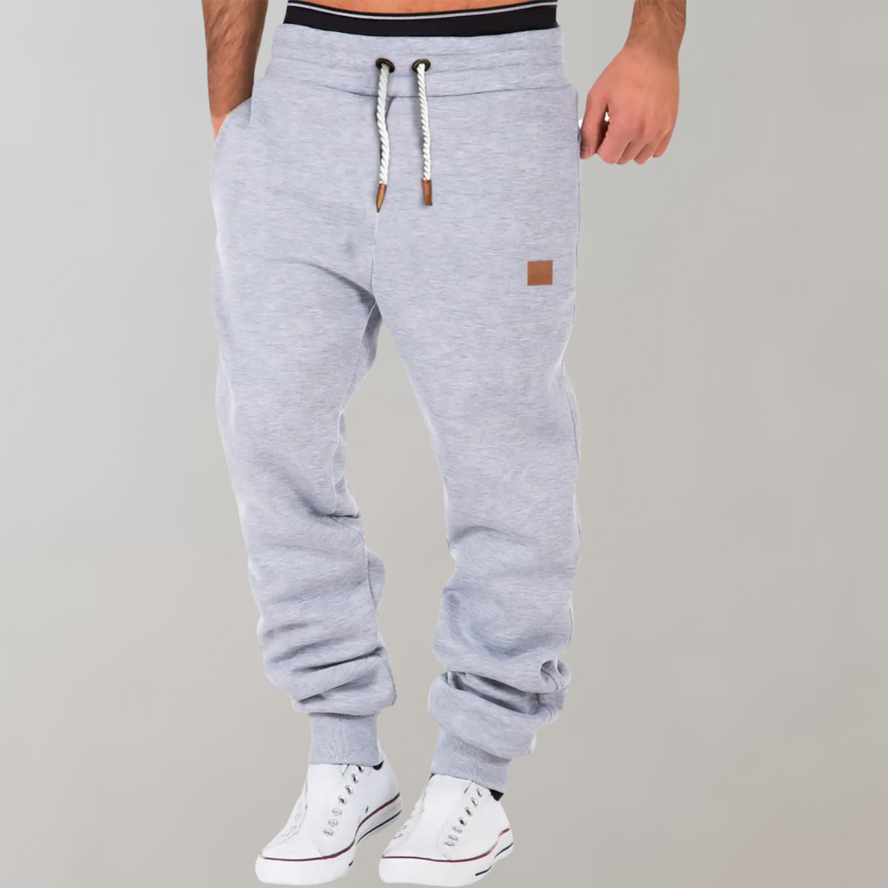 Gemütliche Jogginghose für Männer, ideal für entspannte Herbst- und Wintertage.