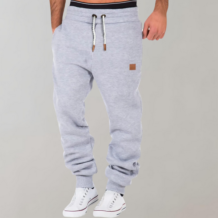 Gemütliche Jogginghose für Männer, ideal für entspannte Herbst- und Wintertage.