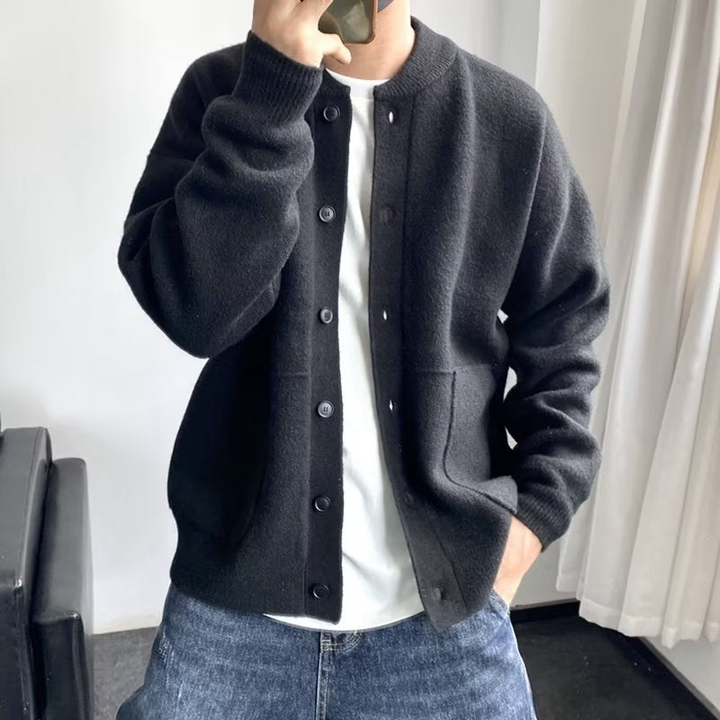 Gemütliche Strickjacke für Männer, ideal für kühle Herbst- und Wintertage