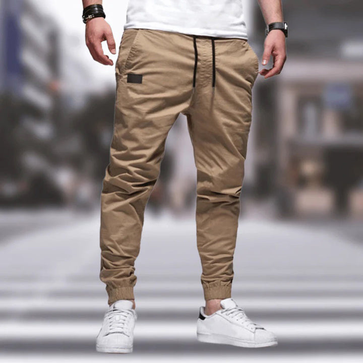 Herren-Cargo-Sommerhosen klassisch – leicht, funktional und perfekt für warme Tage.