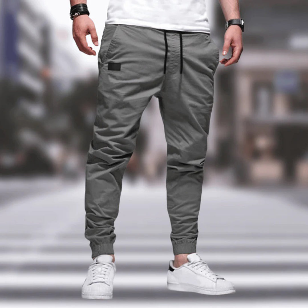 Herren-Cargo-Sommerhosen klassisch – leicht, funktional und perfekt für warme Tage.