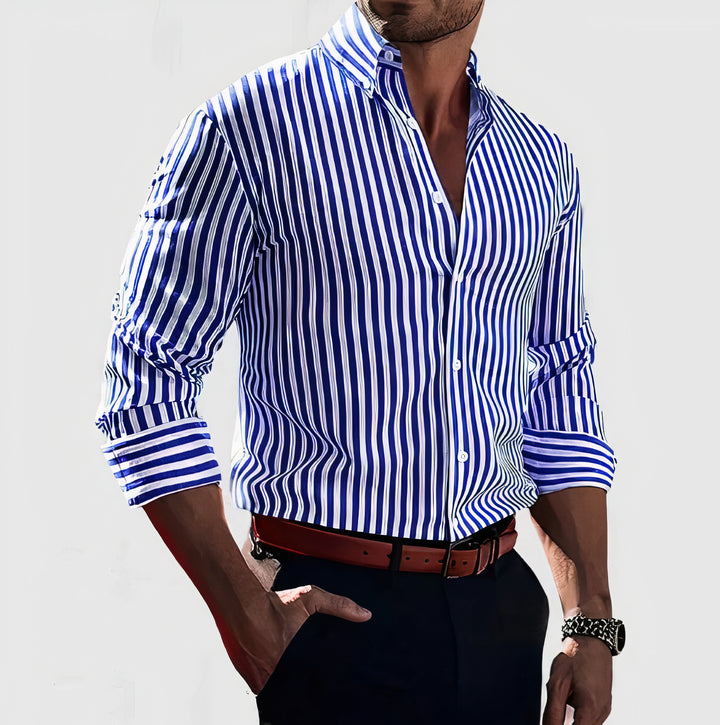 Elegantes gestreiftes Sommerhemd für Herren – leicht, stilvoll & perfekt für warme Tage.