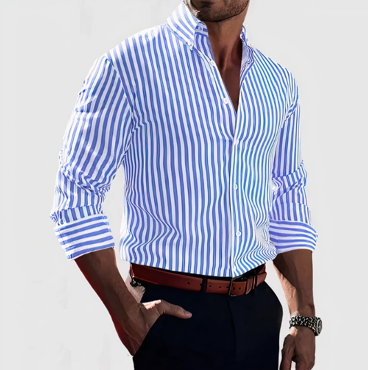 Elegantes gestreiftes Sommerhemd für Herren – leicht, stilvoll & perfekt für warme Tage.