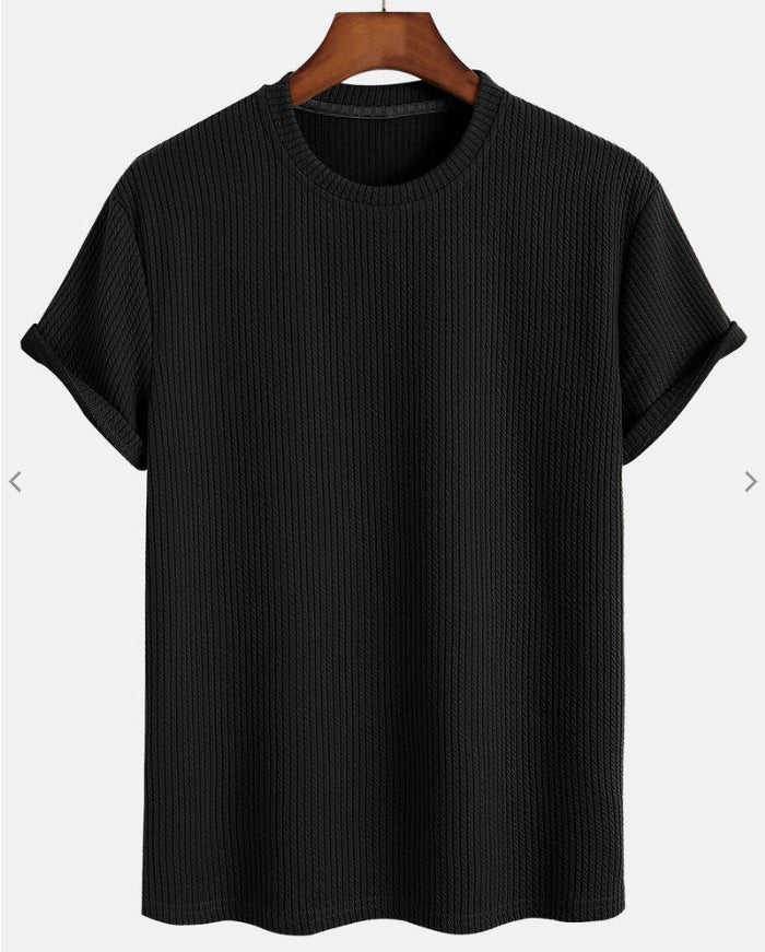 Elegantes Sommer-T-Shirt für Männer – leicht, stilvoll und angenehm zu tragen.