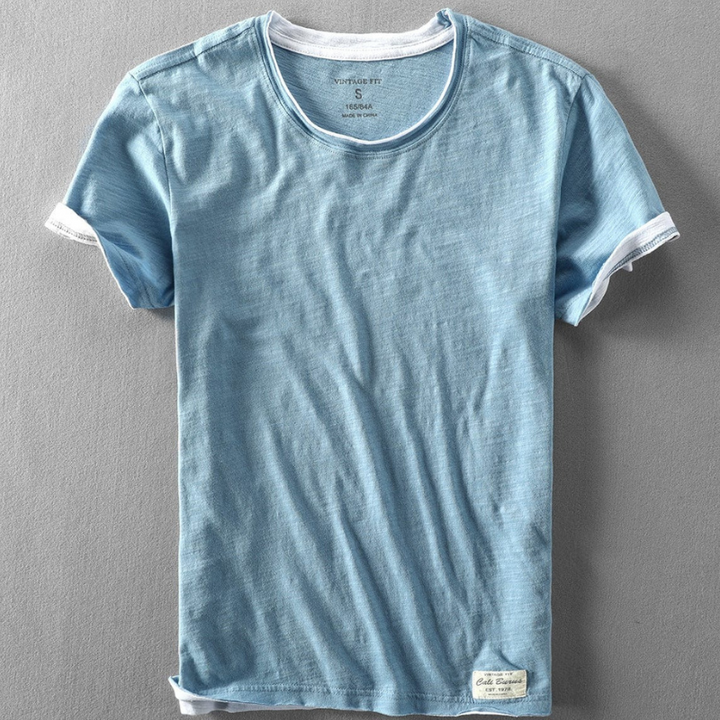 Leichtes Sommer-T-Shirt für Männer in lockerer Passform für lässigen Komfort.