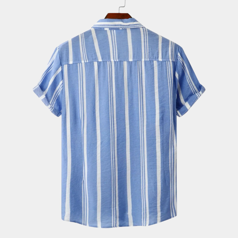 Lässiges gestreiftes Herrenhemd mit entspannter Passform, perfekt für moderne Alltagsoutfits.