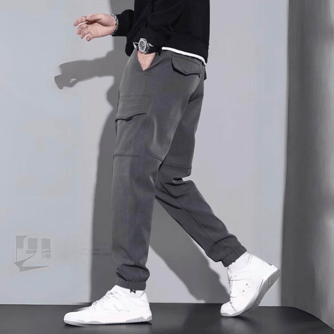 Stylische Herren Sommer-Cargohose – leicht, funktional und perfekt für warme Tage.