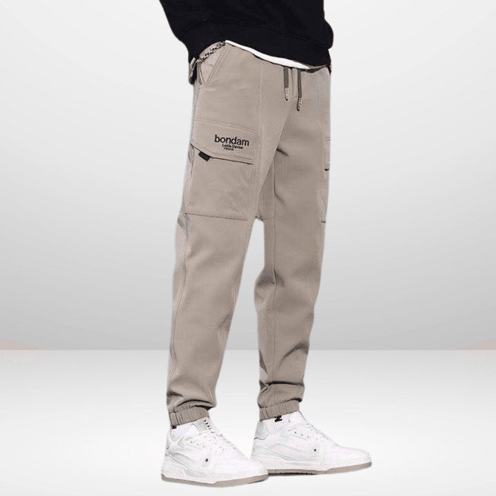 Stylische Herren Sommer-Cargohose – leicht, funktional und perfekt für warme Tage.