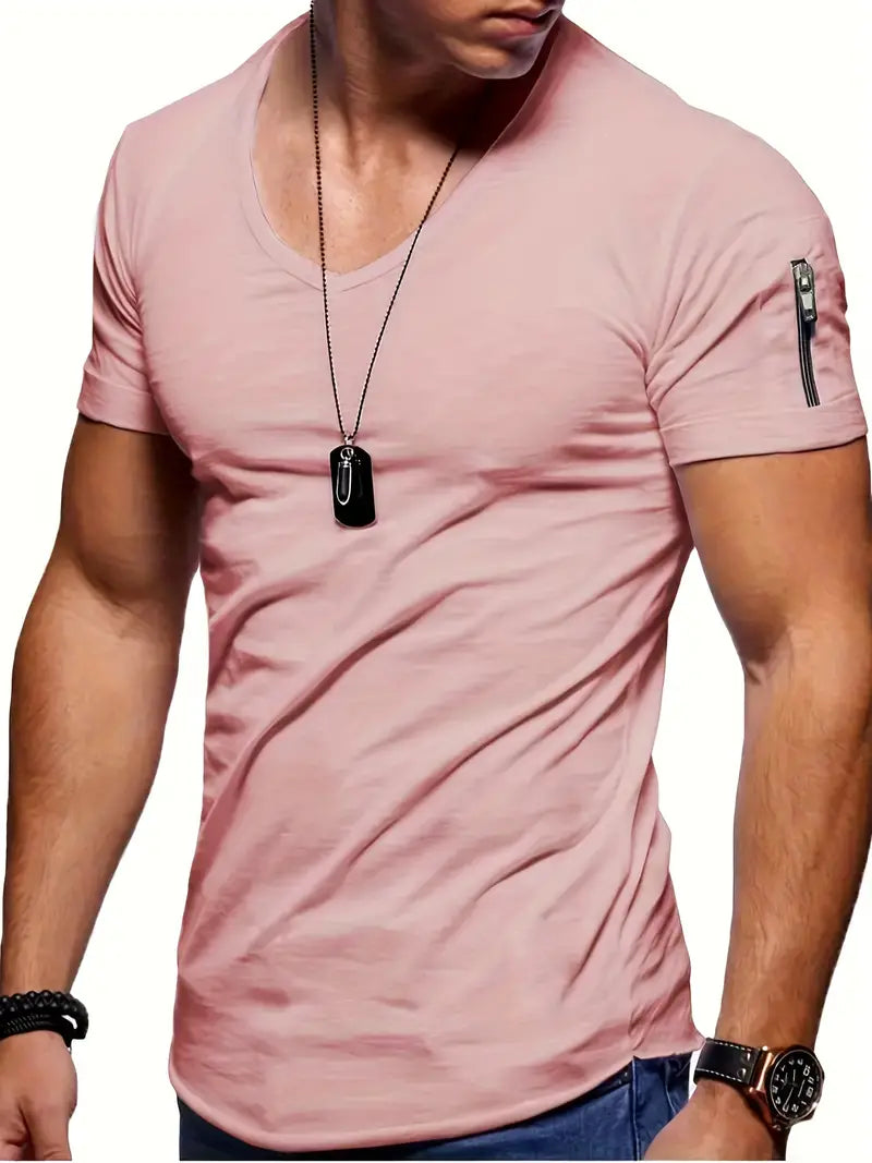 Hochwertiges Sommer-T-Shirt für Männer mit bequemem Tragegefühl und stilvollem Design.