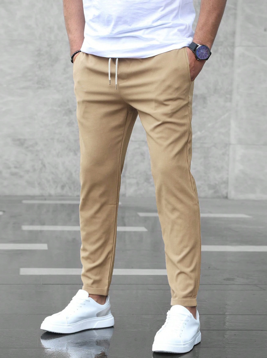 Klassische gemütliche Herrenhose – elegantes Design und hoher Komfort für jeden Anlass