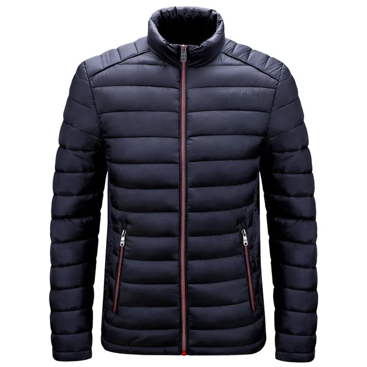 Klassische Herren-Pufferjacke, warm und vielseitig für kalte Herbst- und Wintertage.