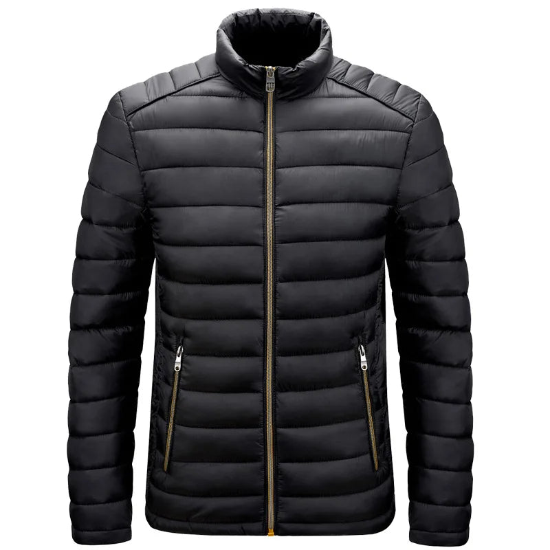 Klassische Herren-Pufferjacke, warm und vielseitig für kalte Herbst- und Wintertage.