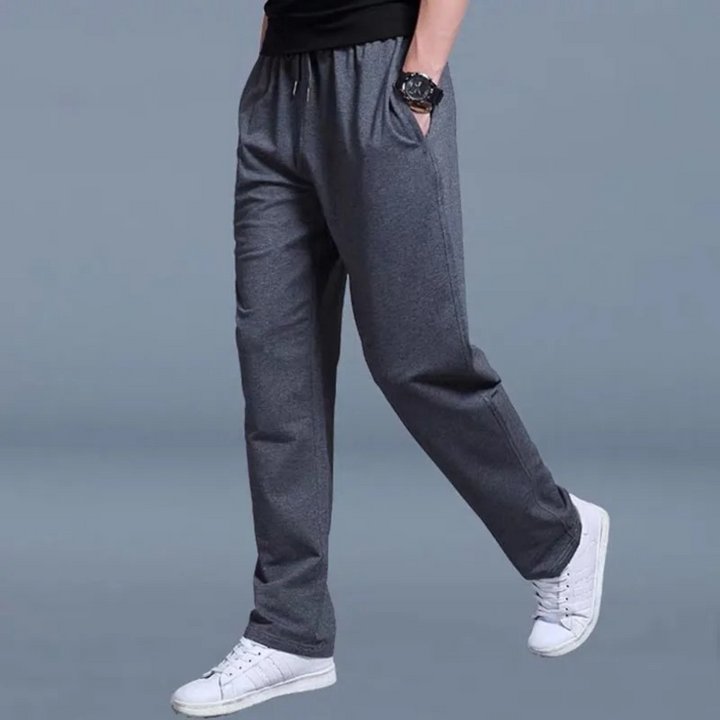 Klassische Jogginghose für Männer, ideal für Herbst- und Wintertage.