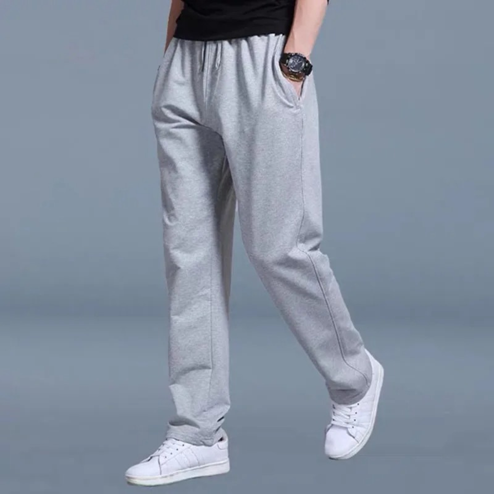 Klassische Jogginghose für Männer, ideal für Herbst- und Wintertage.