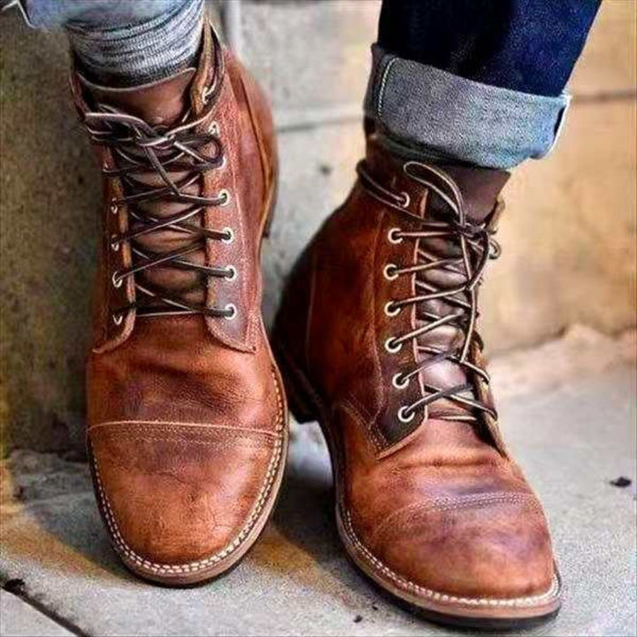 Klassische Lederschuhe für Männer – elegante und komfortable Schuhe für Herbst- und Wintertage.