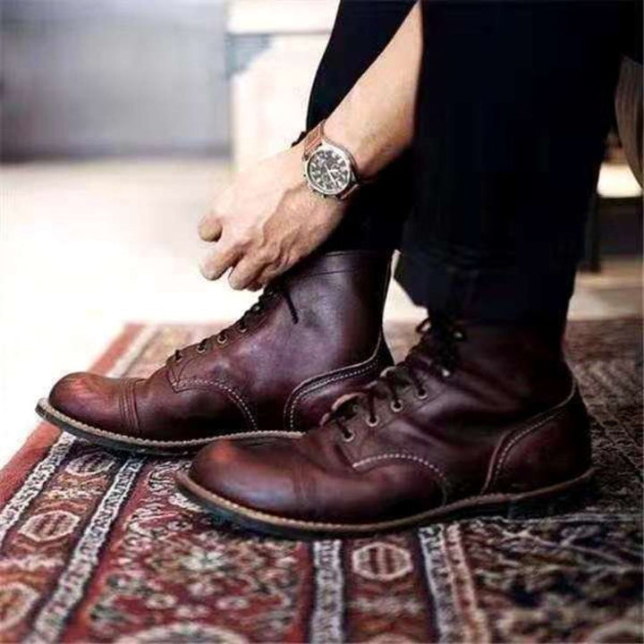 Klassische Lederschuhe für Männer – elegante und komfortable Schuhe für Herbst- und Wintertage.