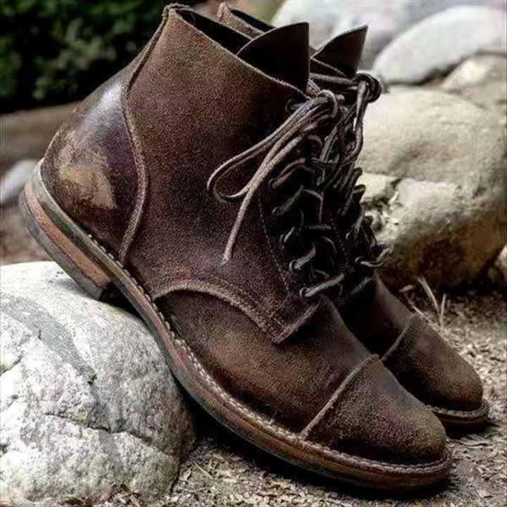 Klassische Lederschuhe für Männer – elegante und komfortable Schuhe für Herbst- und Wintertage.