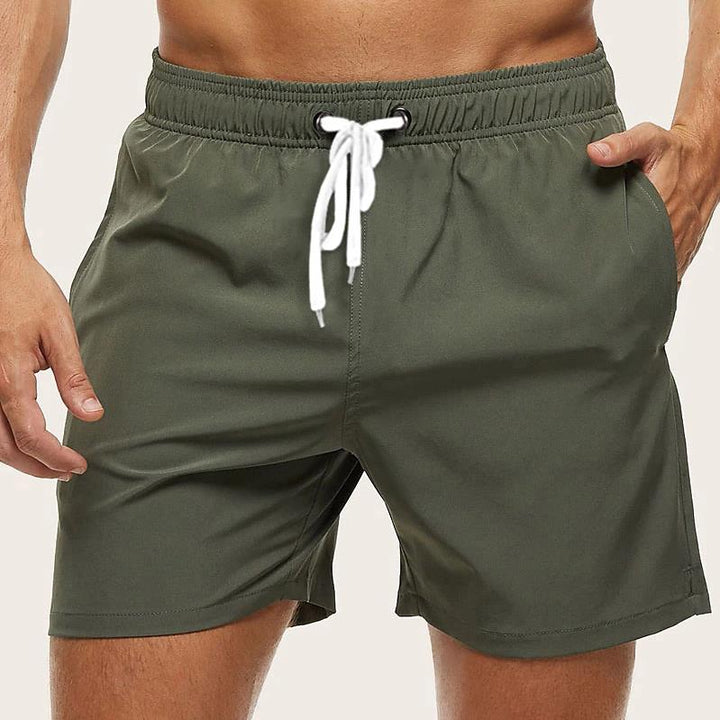 Klassische Schwimmshorts für Männer, bequem und schnelltrocknend für Strand und Pool.