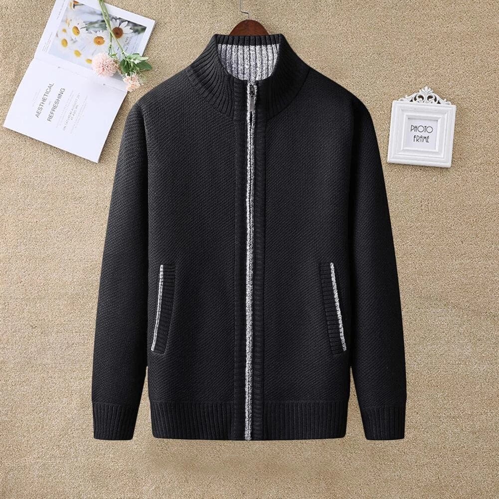 Klassische warme Winter-Strickjacke für Männer, ideal für kalte Wintertage und stilvolle Outfits.