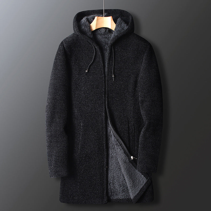 Klassischer Herrenmantel aus Fleece mit Kapuze, ideal für elegante und warme Herbst- und Winterlooks.