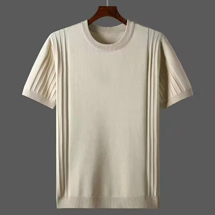 Klassisches Sommer-T-Shirt aus Baumwolle – leicht, atmungsaktiv und bequem für warme Tage.