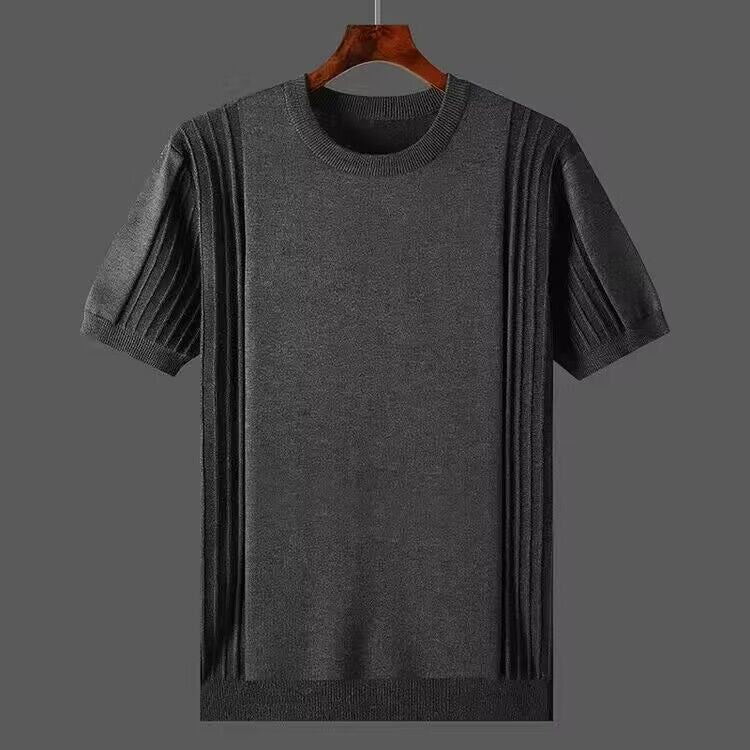 Klassisches Sommer-T-Shirt aus Baumwolle – leicht, atmungsaktiv und bequem für warme Tage.