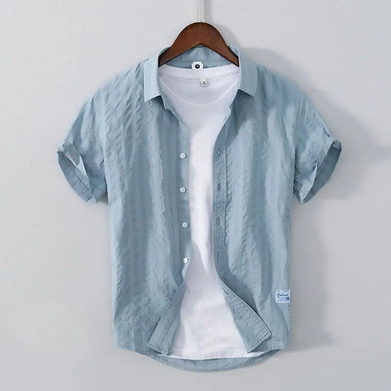 Klassisches Sommerhemd aus Baumwolle mit atmungsaktivem Material und zeitlosem Design