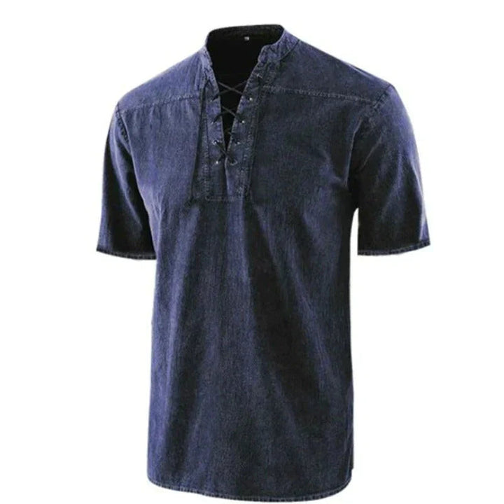 Klassisches V-Neck Sommerhemd für Männer – leicht, atmungsaktiv und stilvoll für warme Tage.