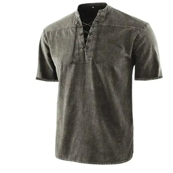Klassisches V-Neck Sommerhemd für Männer – leicht, atmungsaktiv und stilvoll für warme Tage.