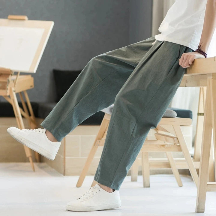 Lässige Herren-Sommer-Leinenhosen aus atmungsaktivem Stoff für stilvolle und bequeme Outfits.