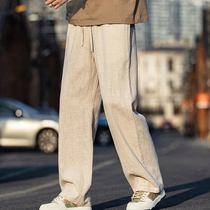 Lässige Herren-Sommer-Leinenhosen aus atmungsaktivem Stoff für stilvolle und bequeme Outfits.