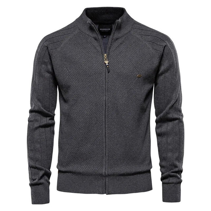Lässige Strickjacke für Männer – warm, bequem und perfekt für entspannte Herbst- und Wintertage.